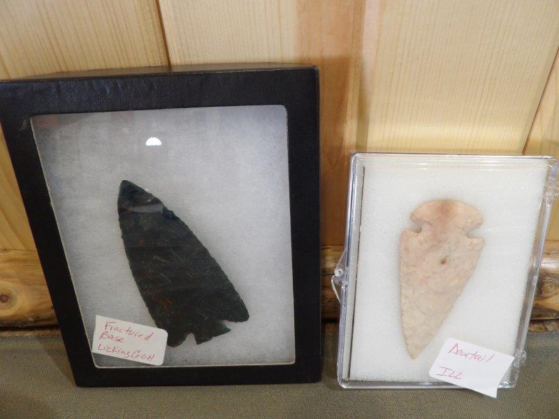 2 Native American Arrowheads (1 of 3)