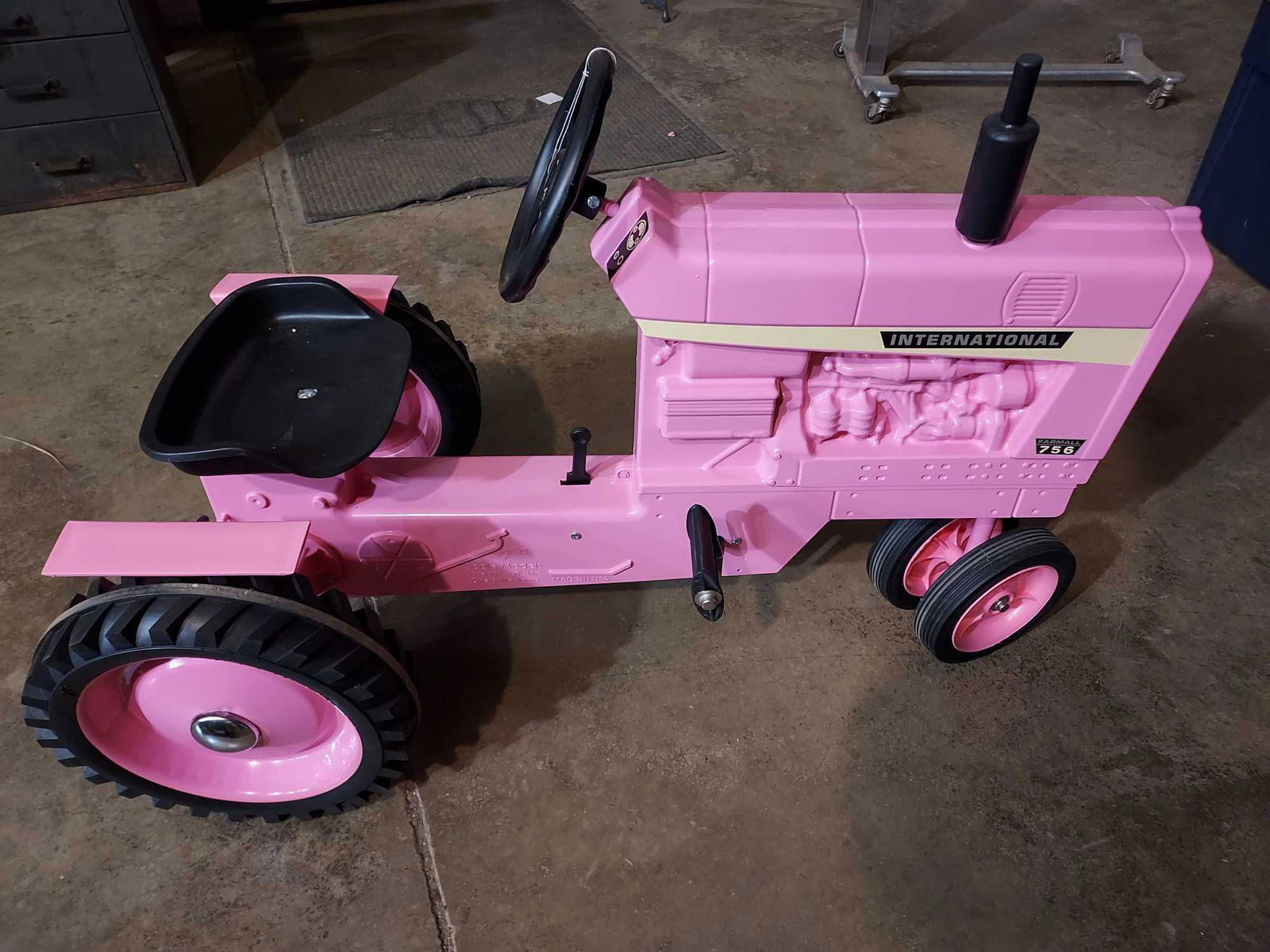 International Farmall 756 Scale Models Pedal Tractor