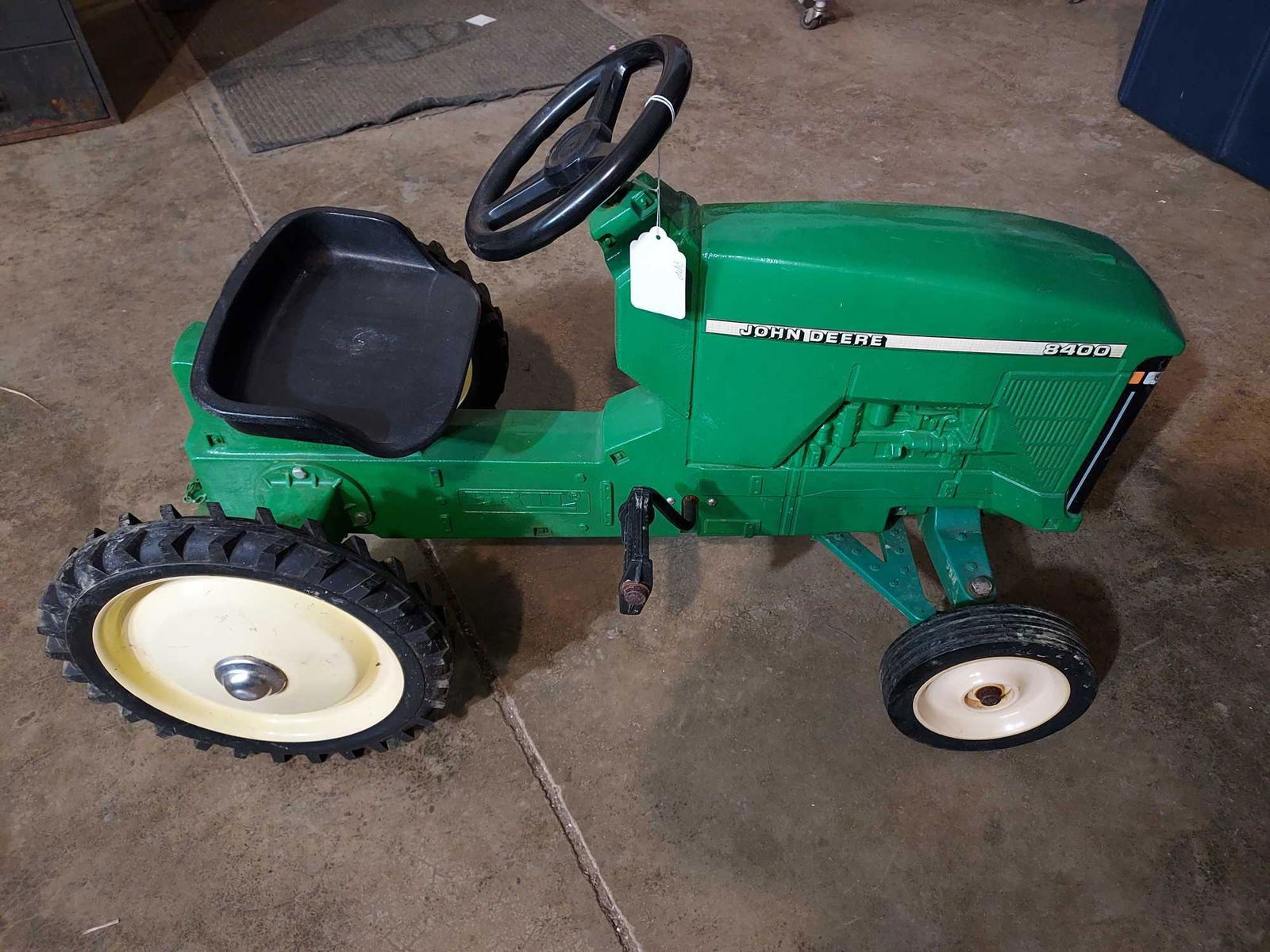 John deere 8400 pedal tractor discount