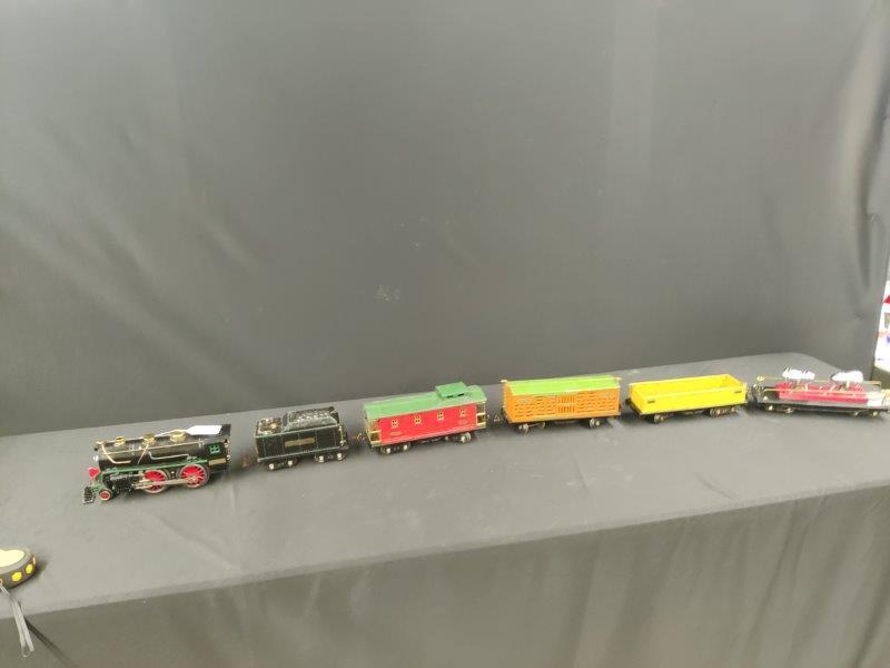 Lionel Train Set: Standard, Build a loco 6 piece train Set. Early extra rare find.