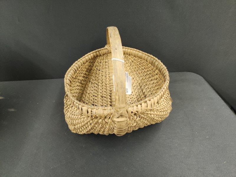 Split Bow Basket (1 of 2)