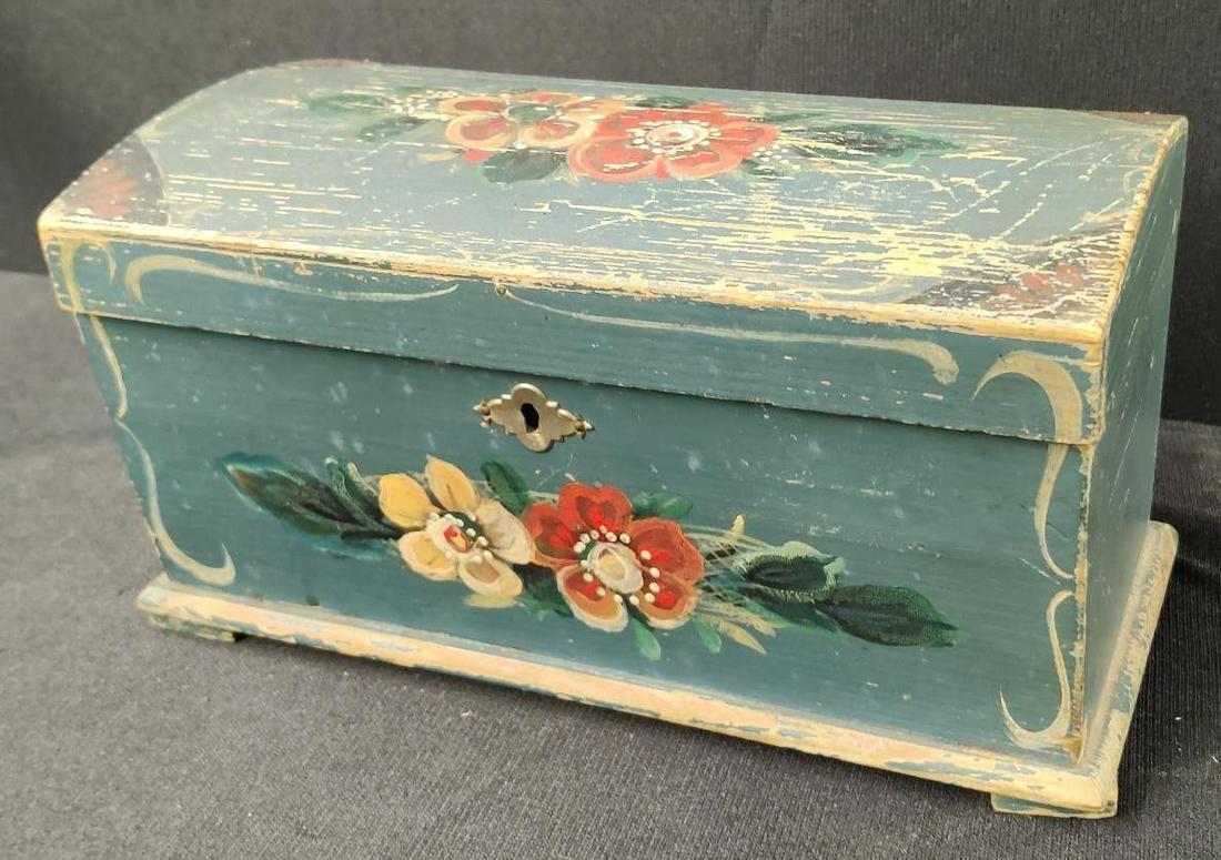 Miniature Salesman Sample Blanket Chest (1 of 4)