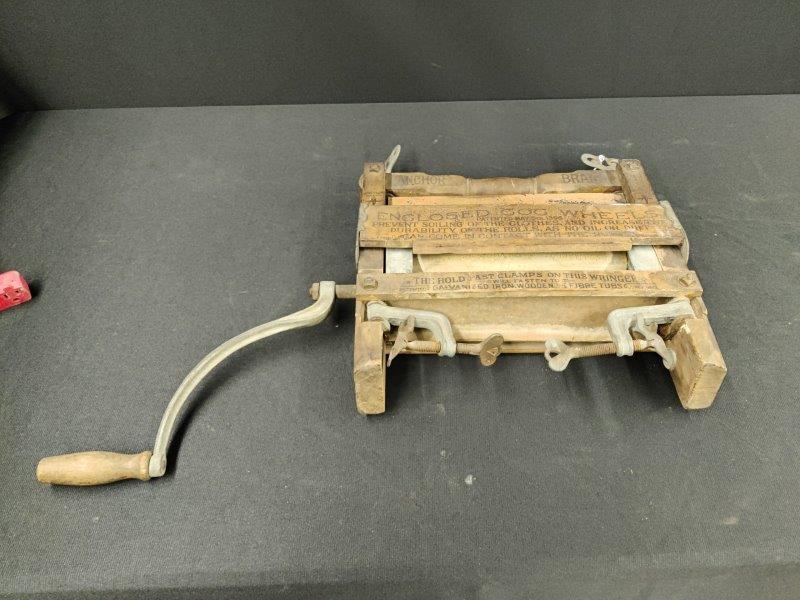 Anchor Brand Wash Wringer (1 of 3)