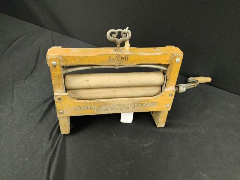 Lovell Wash Wringer (1 of 2)