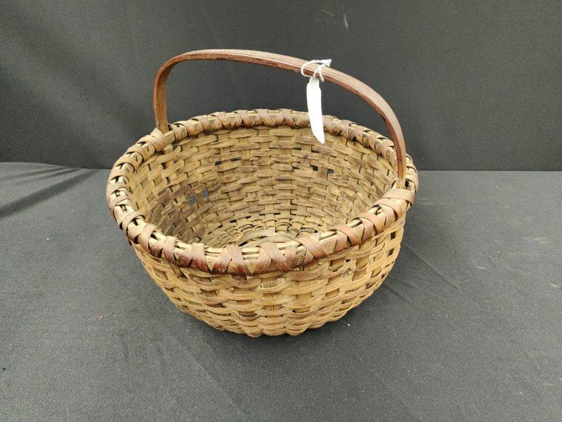 Nice Split Bow Basket (1 of 4)