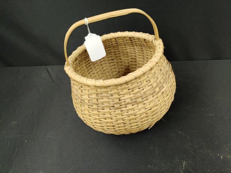 Hand Woven Split Bow Basket (1 of 3)