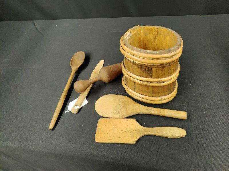 Small Primitive Kitchen Tool Holder and Tools (1 of 2)