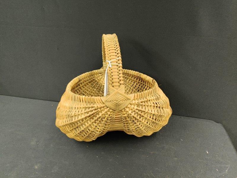 Excellent Split Bow Basket (1 of 3)