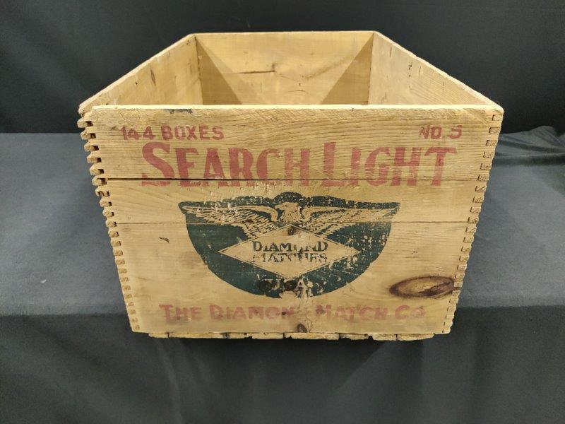 Diamond Matches Wooden Box (1 of 3)