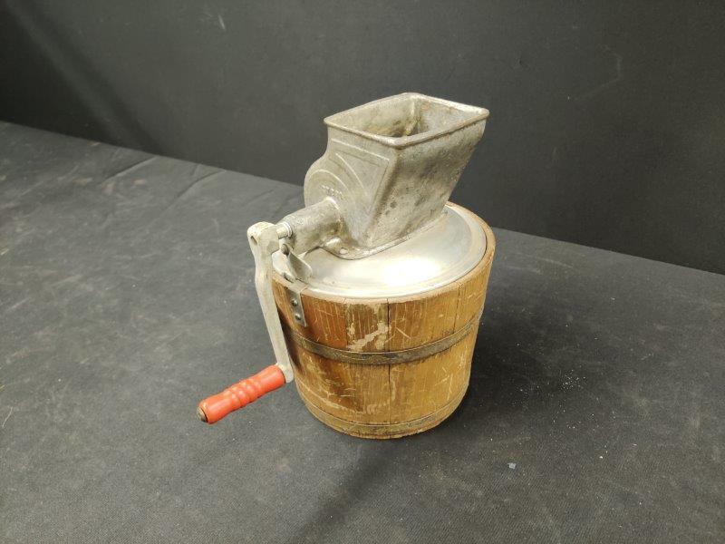 Alaska Model 37 ice crusher (1 of 4)