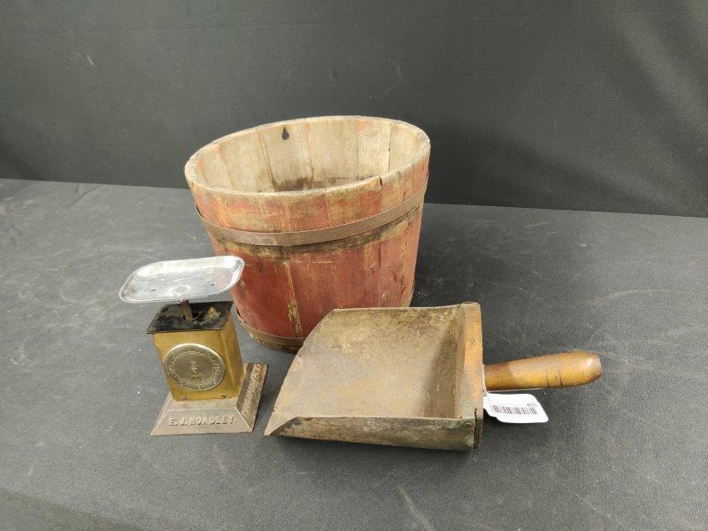 Painted bucket, store scoop and scales: .