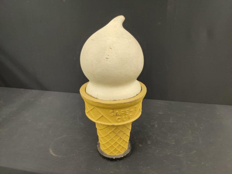 Paper mache 2pc. Country Store ice cream cone display (1 of 4)