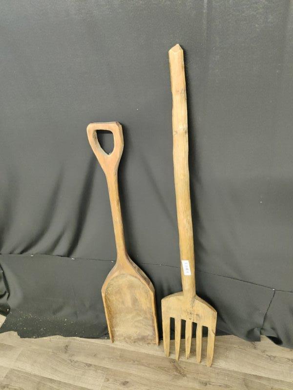 Primitive wooden hand-carved Fork & Shovel (1 of 3)