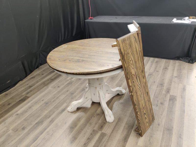 Round pedestal table with 2 leaves (1 of 5)