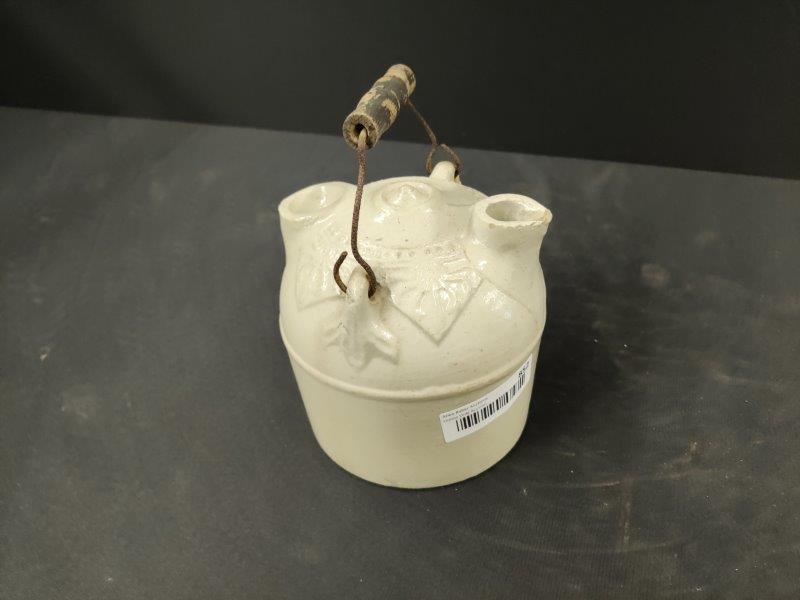 Early stoneware 1/2 gallon jug (1 of 4)