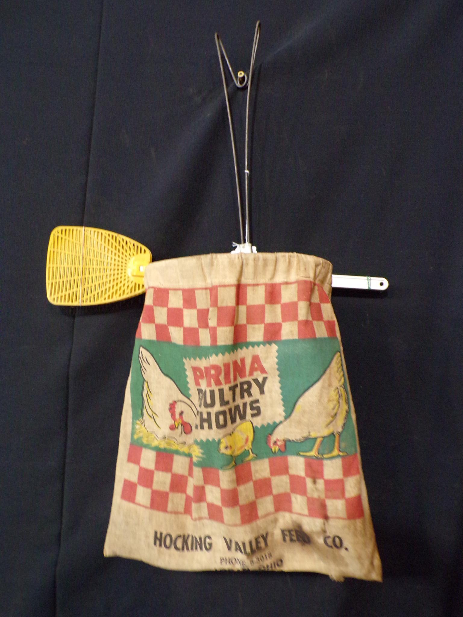 PURINA CLOTHESPIN HANGER & MASTER MIX FLYSWATTER ADVERTISING LOT (1 of 7)