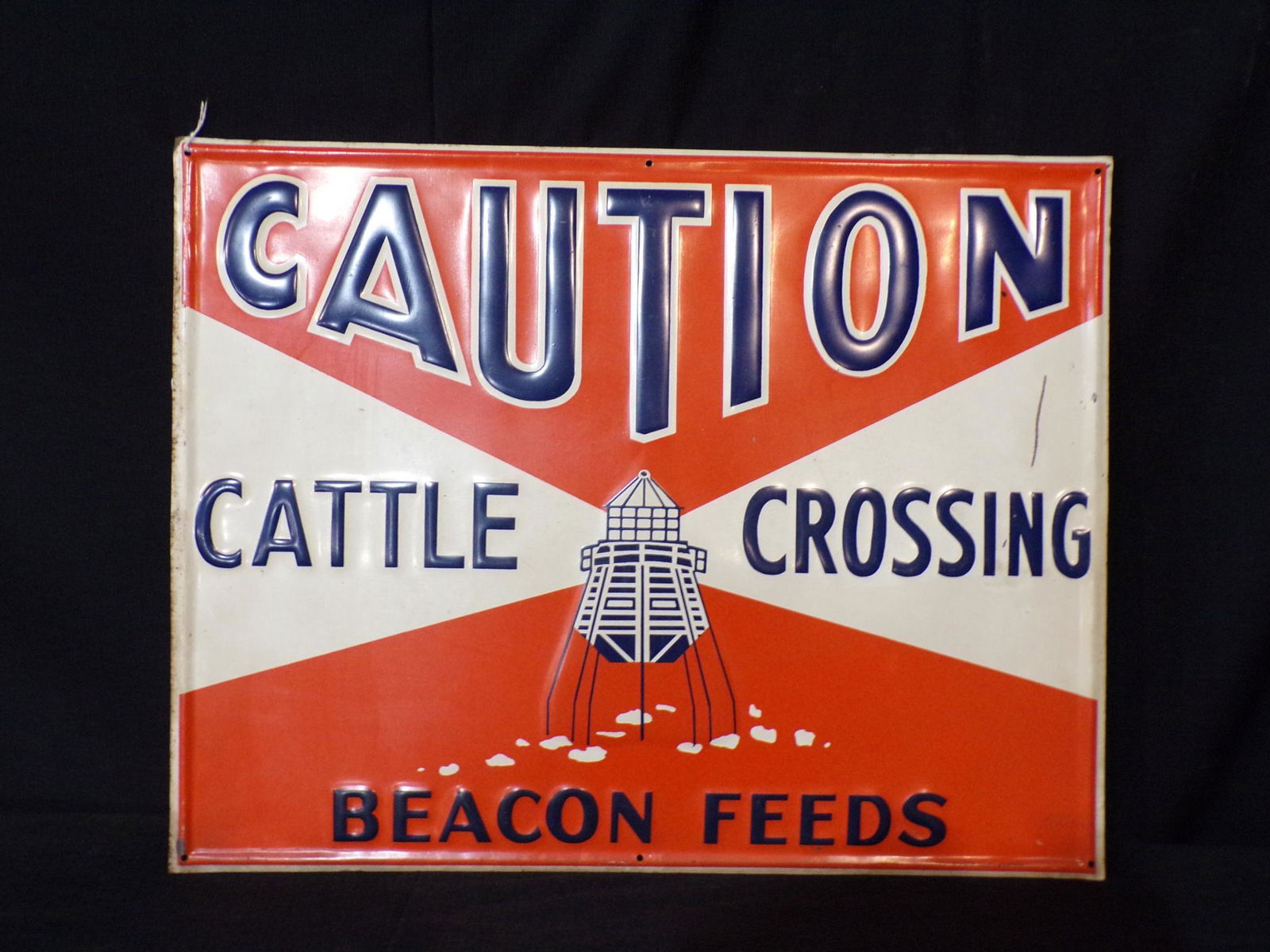 SST Beacon Feeds cattle crossing caution sign (1 of 4)