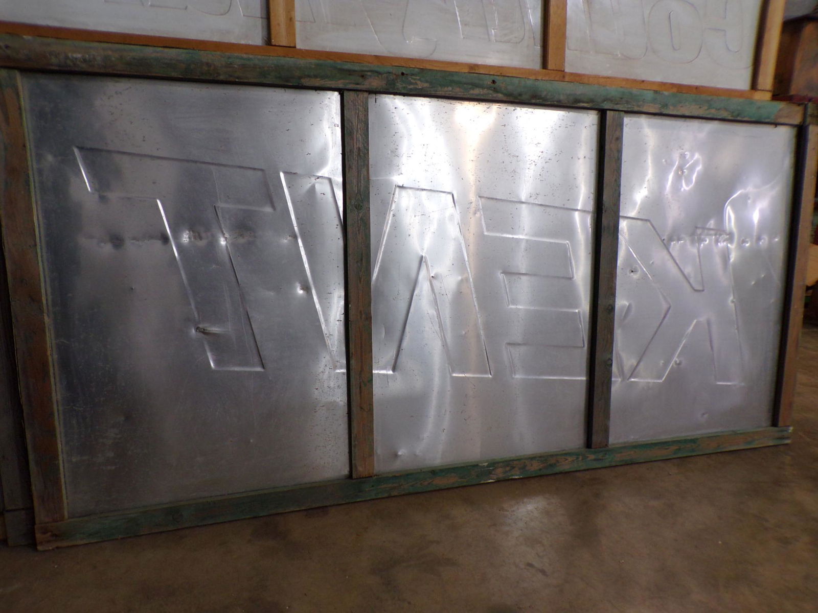 Large Kent Feed Sign (1 of 5)