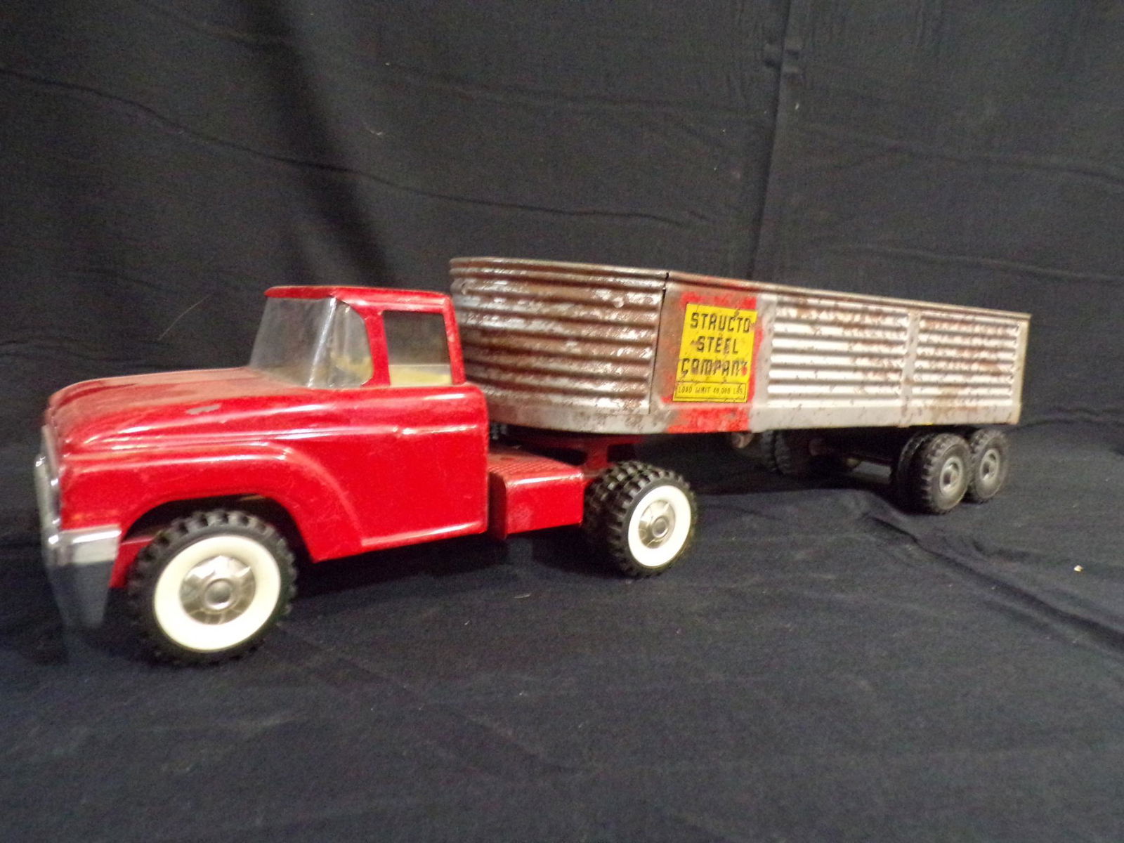 Structo tractor trailer (1 of 8)