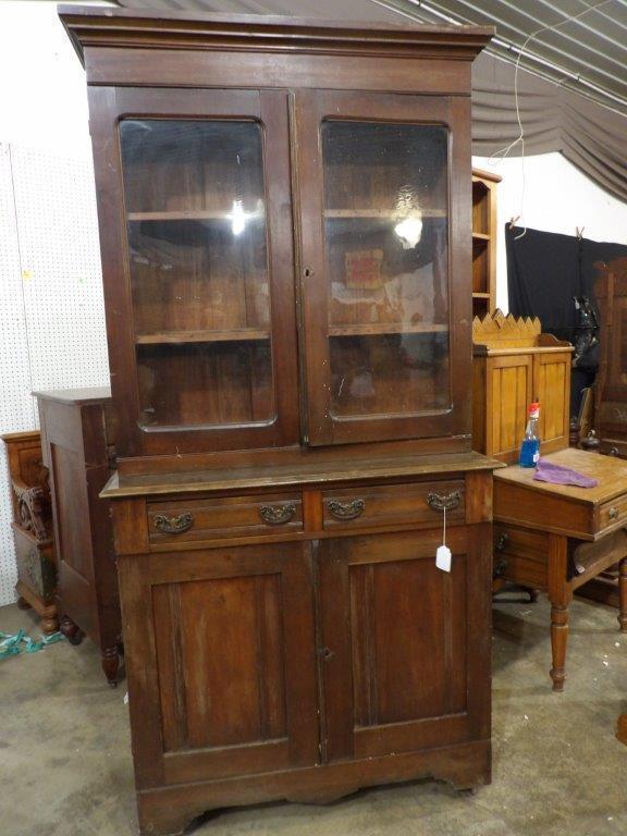 American 2-piece step back cabinet (1 of 4)