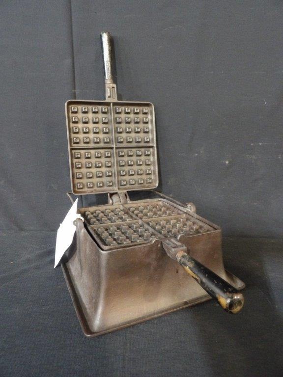 Wagner Square waffle iron (1 of 9)