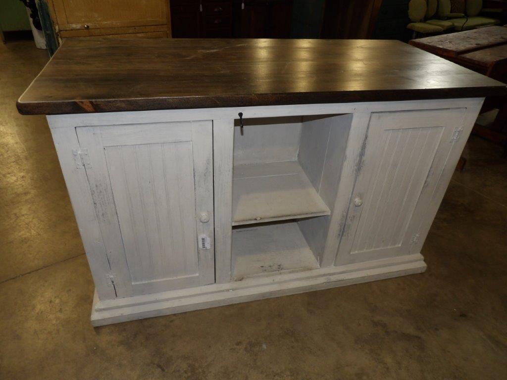 Farmhouse kitchen island (1 of 7)