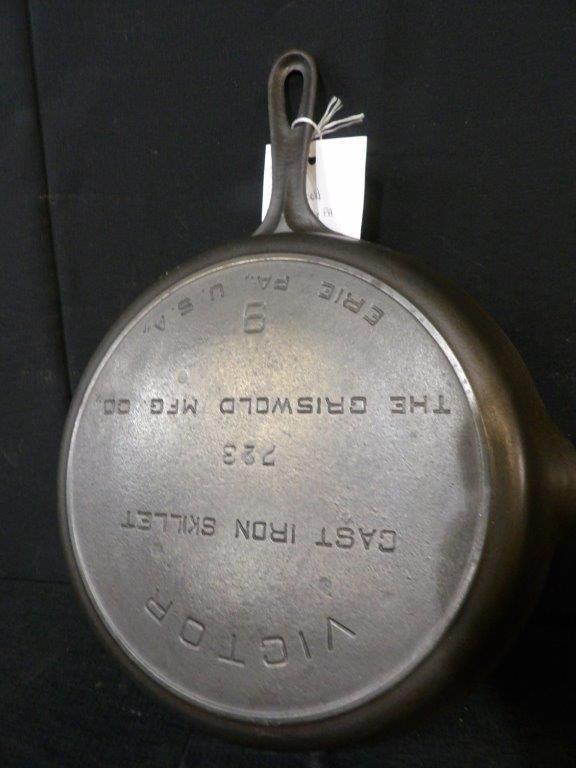Griswold Victor Erie PA #9 skillet (1 of 3)