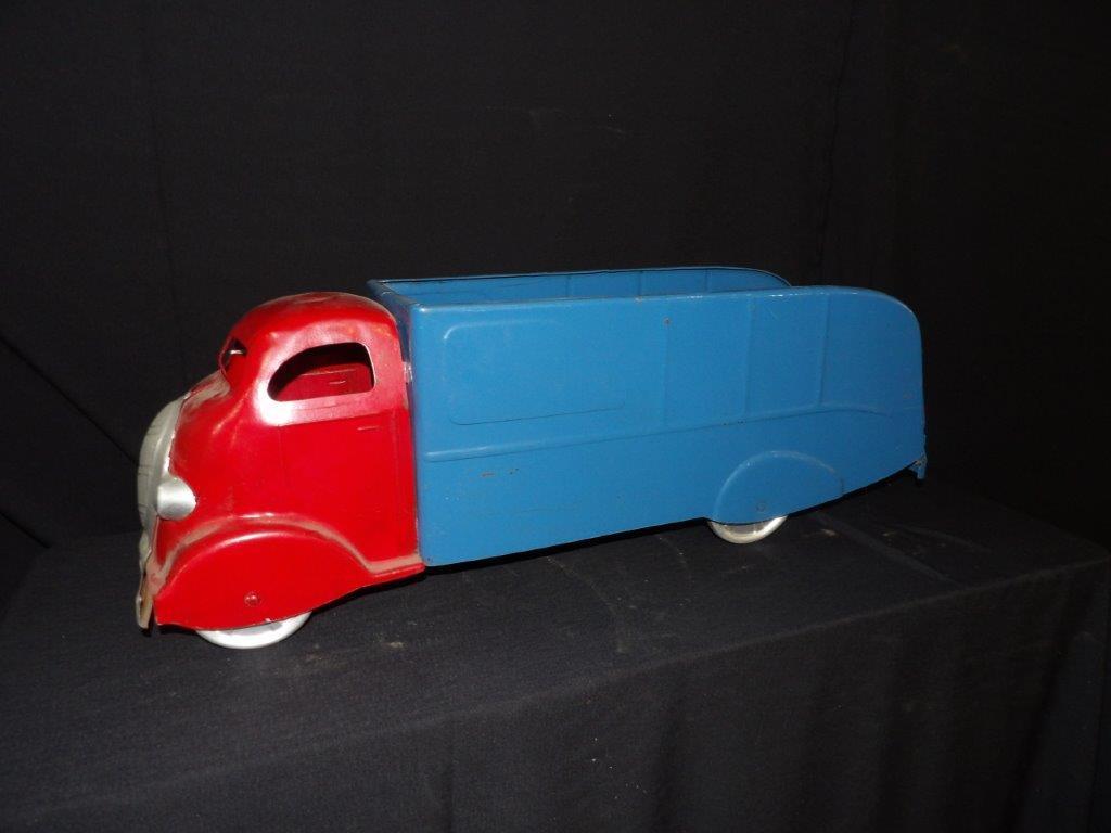Pressed Steel toy truck (1 of 6)