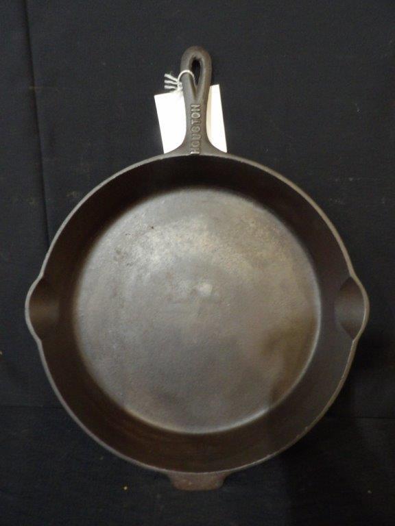 Griswold No.12 Eagle Stove skillet (1 of 4)