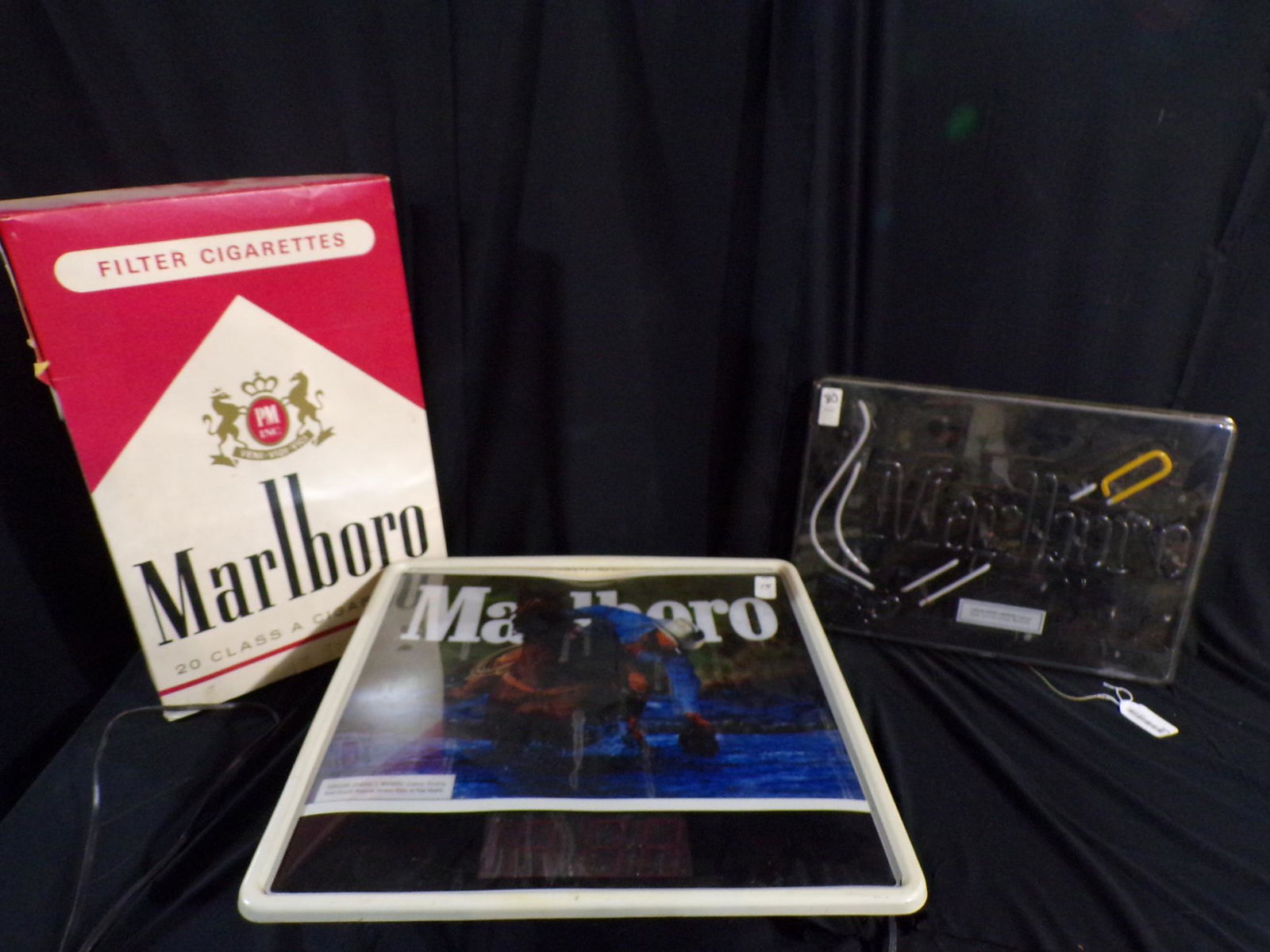 MARLBORO LIGHTED SIGN, CLOCK, AND DISPLAY BOX (1 of 12)