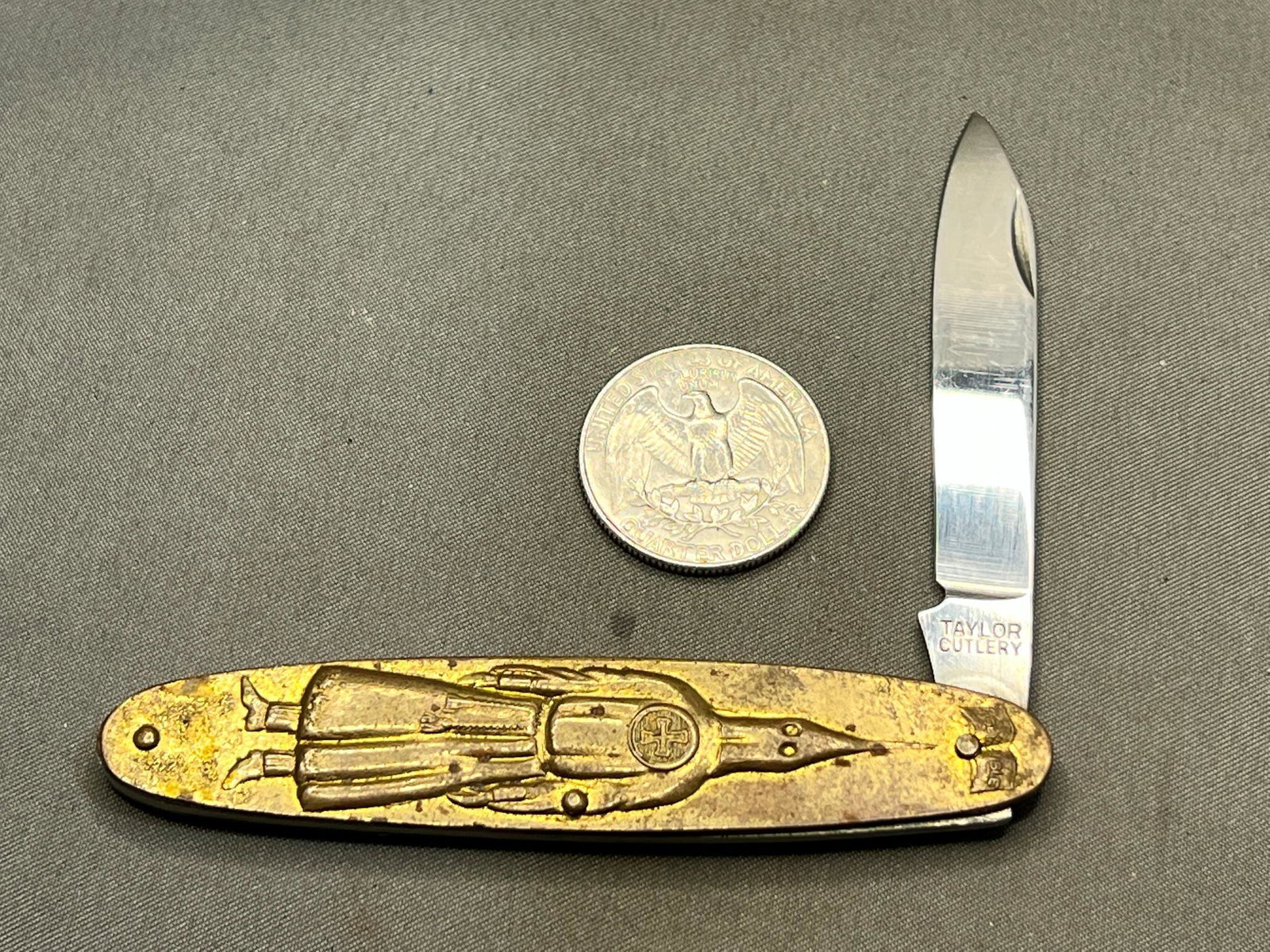 Vintage Taylor Cutlery Ku Klux Klan single blade pocket Knife (1 of 2)