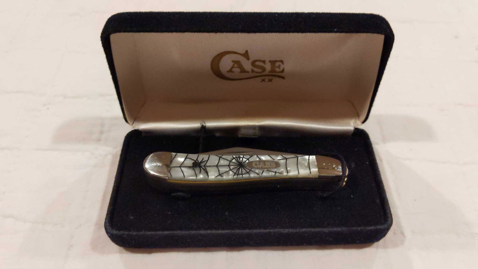 Case XX 9220 2- bladed folding pocket knife (1 of 3)