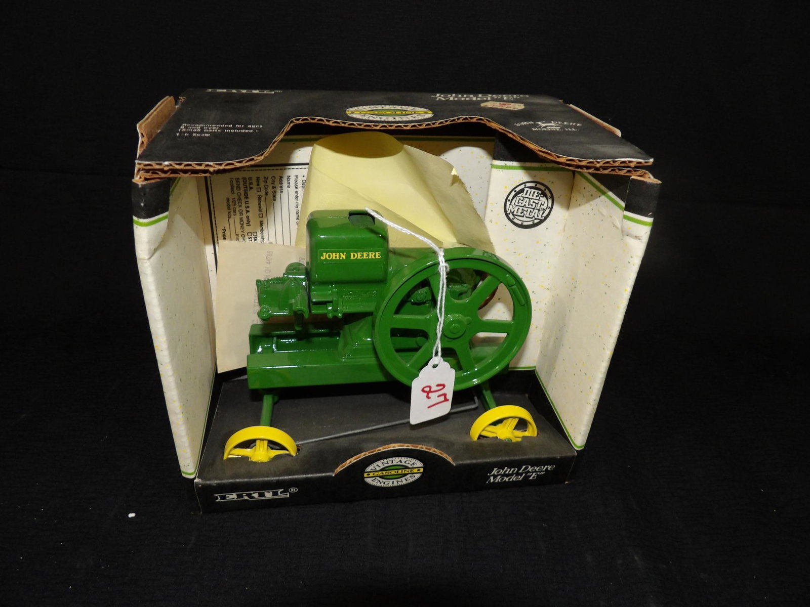 ERTL JOHN DEERE MODEL E ENGINE (1 of 4)