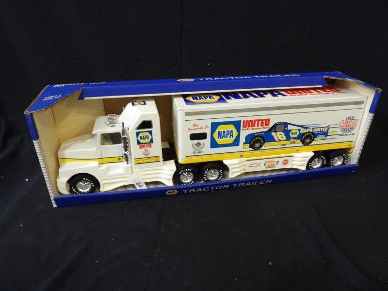 Nylint Napa Advertising Racing Tractor Trailer (1 of 4)