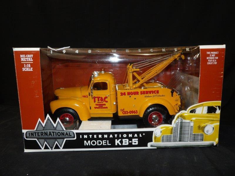 Ertl International Model KB-5 1948 TT & C Wrecker: NIB 1/16 Scale