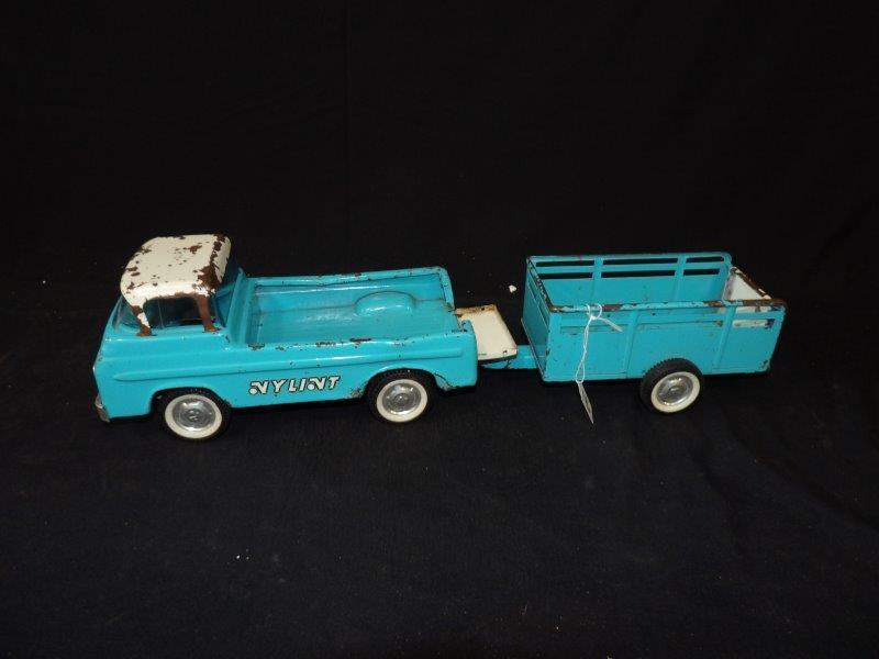 Nylint Truck and Trailer (1 of 6)