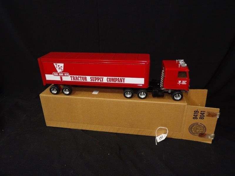 Ertl TSC Tractor Supply Advertising Truck and Trailer (1 of 3)