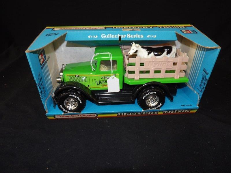 Nylint Classics Livestock Farms Truck w/ Cow (1 of 3)