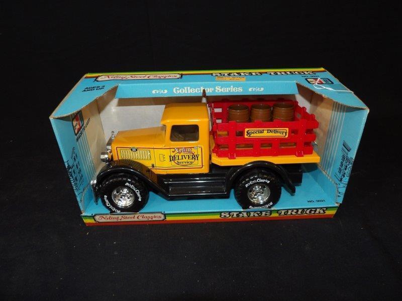 Nylint No. 3031 Classics Special Delivery Stake Truck (1 of 4)