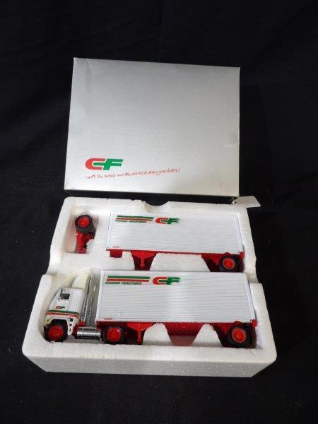 Tonkin CF Canadian Freightways Double Tandem Trailers Semi (1 of 3)