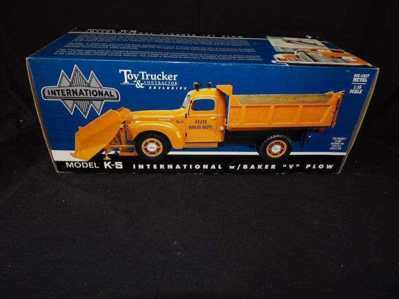 Ertl Model K-5 International w/ Baker V Plow State Highway Dept. Toy & Trucker Contractor Exclusive (1 of 4)