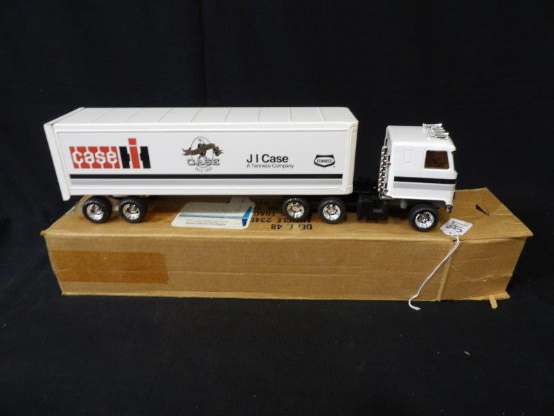 Ertl Case 150 Year Anniversary Advertising Truck and Trailer (1 of 4)