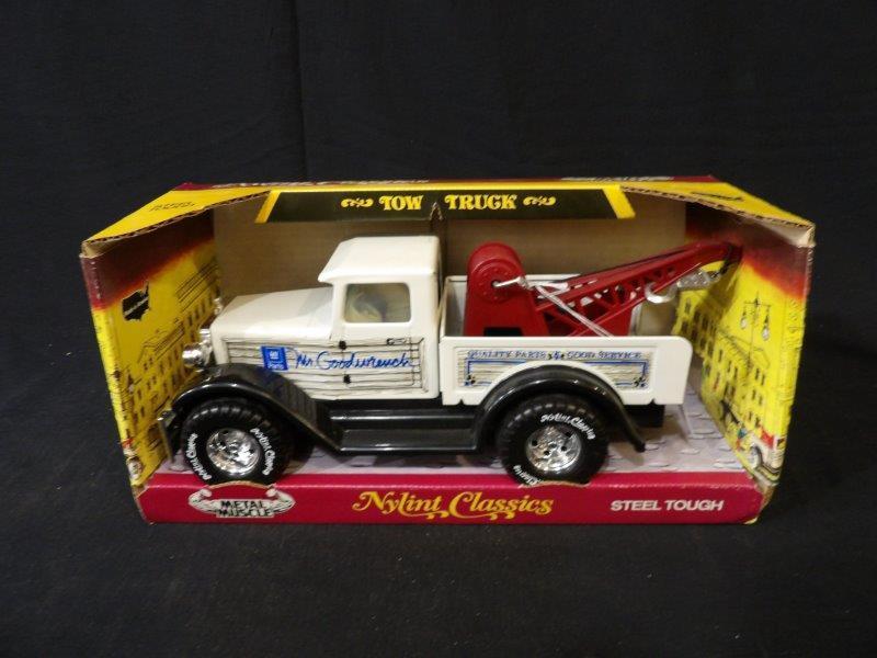 Nylint Classics GM Parts Mr. Goodwrench Tow Truck (1 of 5)