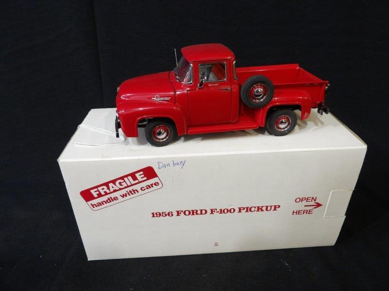 Danbury Mint 1956 Ford F-100 Pickup Truck (1 of 5)