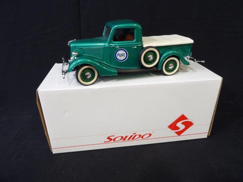 Solido 1936 Ford Pickup (1 of 5)