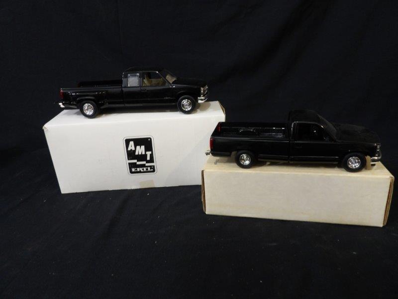 Lot of 2 Ertl AMT Promo Models 1993 Chevy C-3500 Dually & 1990 Silverado C-1500 (1 of 9)