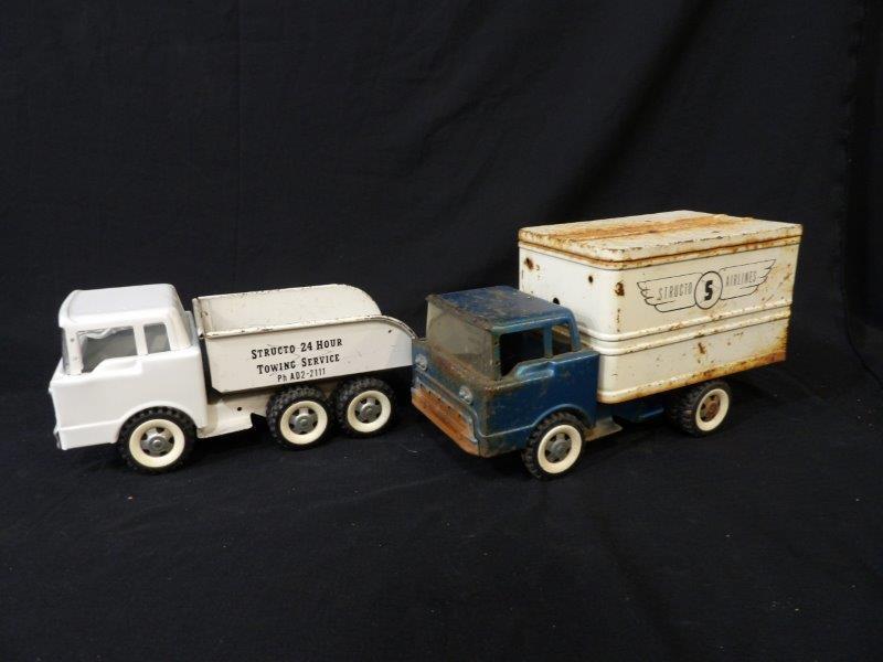 2 Vintage Structo Trucks (1 of 10)