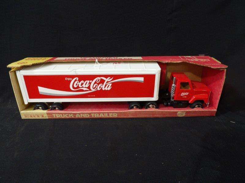 Ertl Coca-Cola Advertising Truck and Trailer 1:500 (1 of 5)