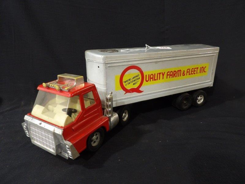 Vintage Structo Quality Farm & Fleet Advertising Truck and Trailer (1 of 5)