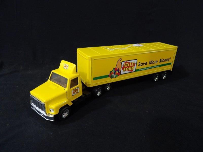 Die Cast Valu Food Advertising International Truck and Trailer (1 of 5)